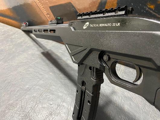 RIFLE 7022 TACTICAL CORONHA POLIPROPILENO COM REFORÇO DE FIBRA DE VIDRO NA COR PRETA