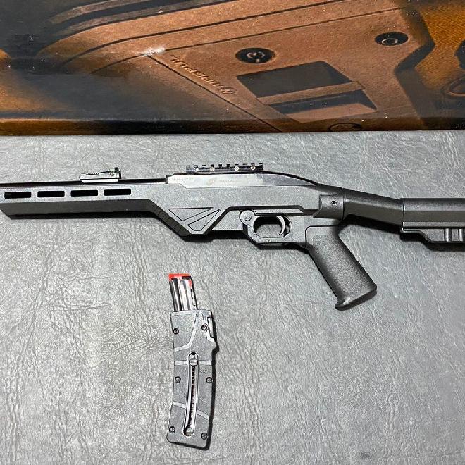 RIFLE 7022 TACTICAL CORONHA POLIPROPILENO COM REFORÇO DE FIBRA DE VIDRO NA COR PRETA